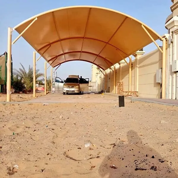حداد مظلات في شمال الرياض