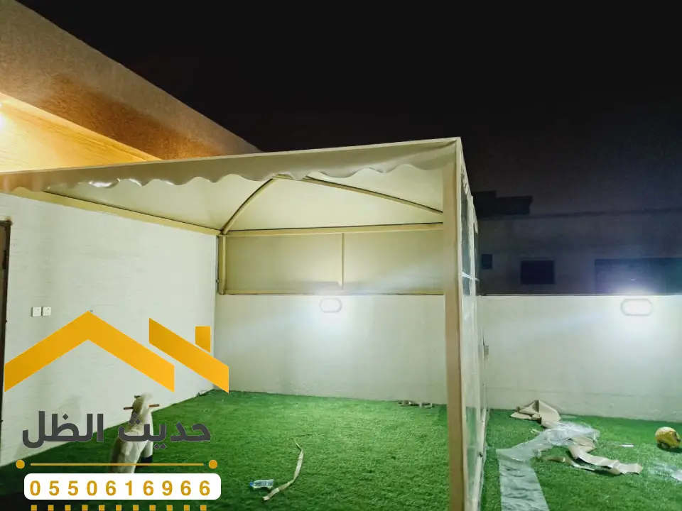 مظلات جلسات خارجية في شمال الرياض